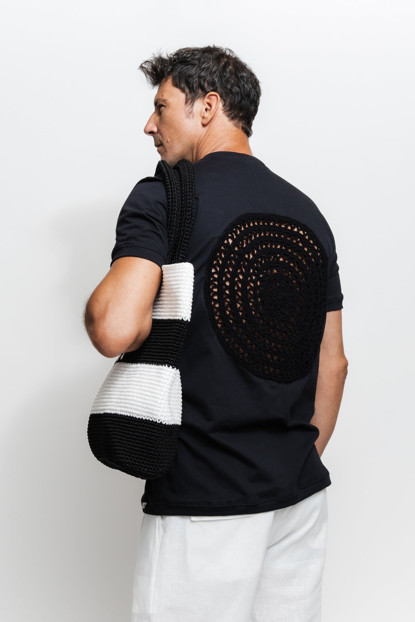 T-SHIRT CROCHÊ PRETA