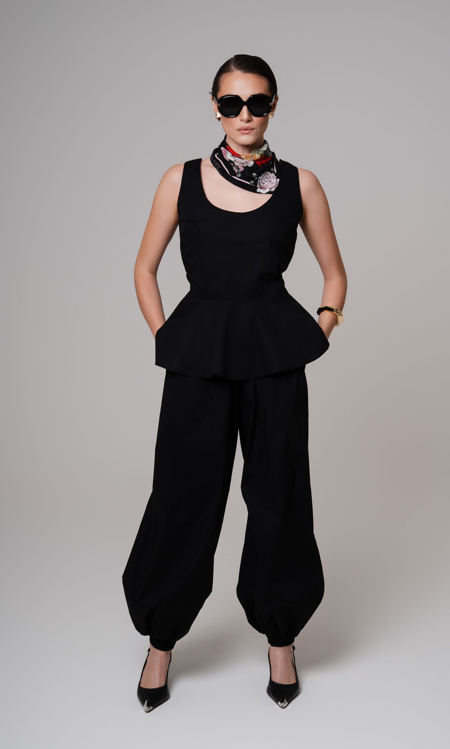 REGATA PEPLUM E CALÇA BOMBER TRICOLINE