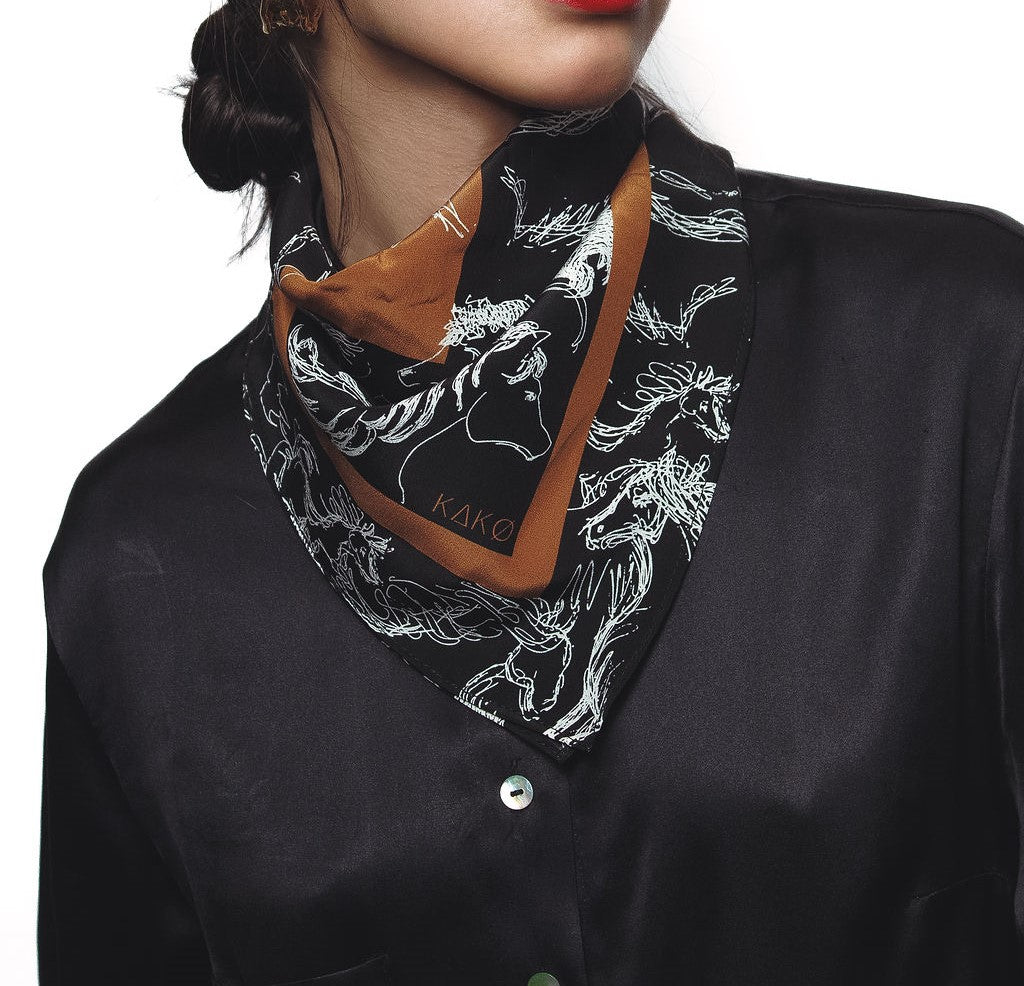 LENÇO PEQUENO SEDA CAVALOS TROPEIROS