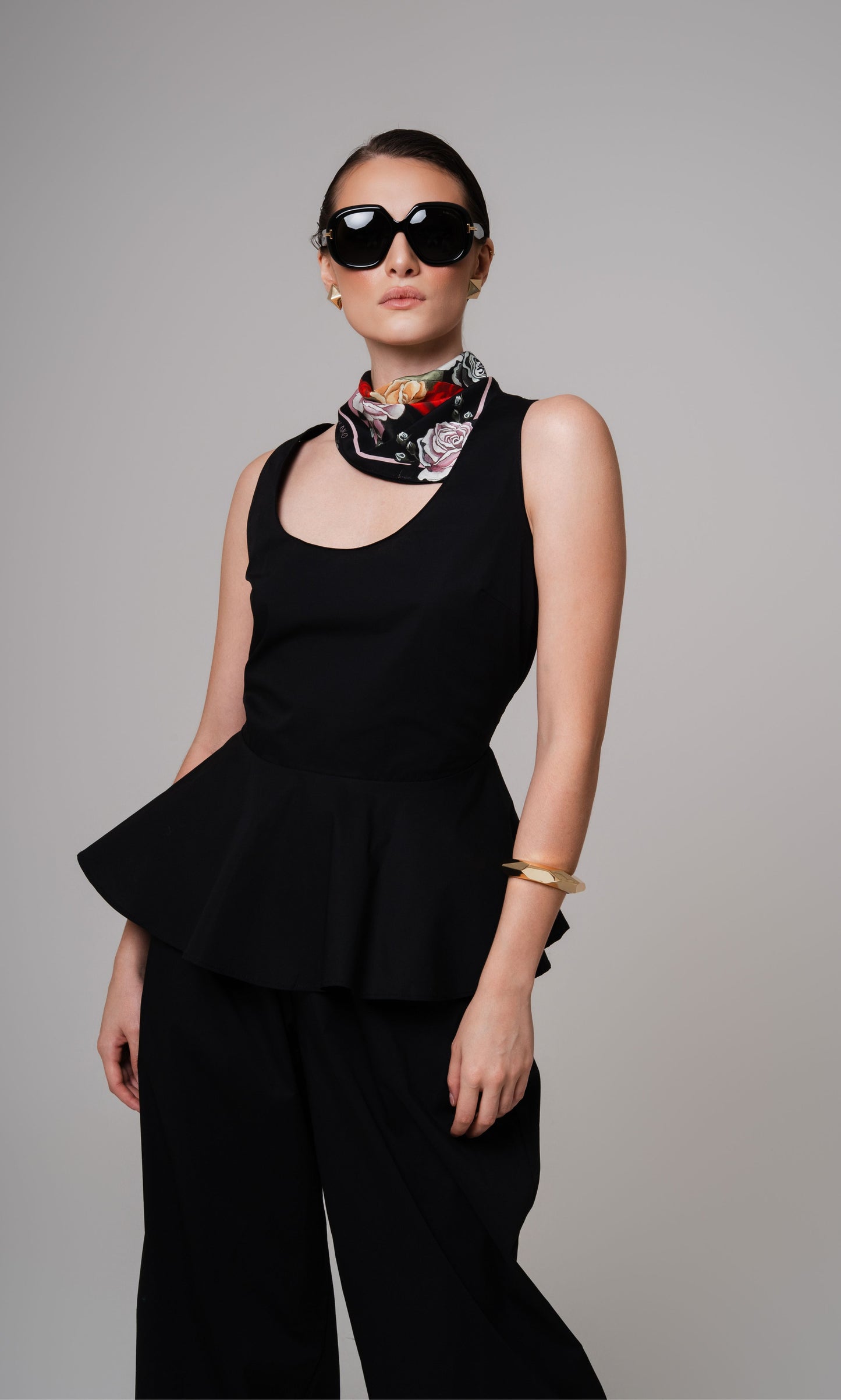 REGATA PEPLUM E CALÇA BOMBER TRICOLINE