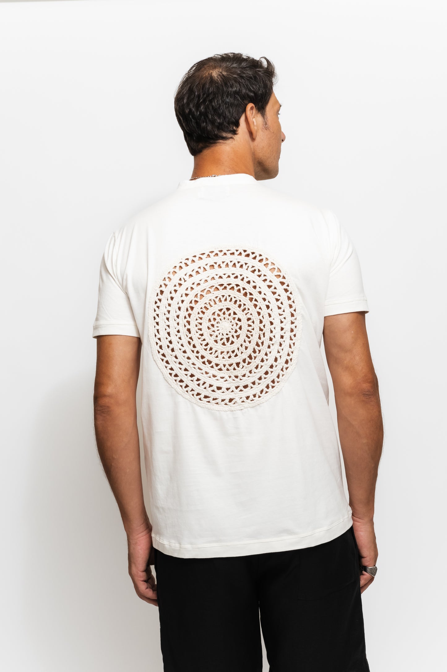 T-SHIRT CROCHÊ PRETA