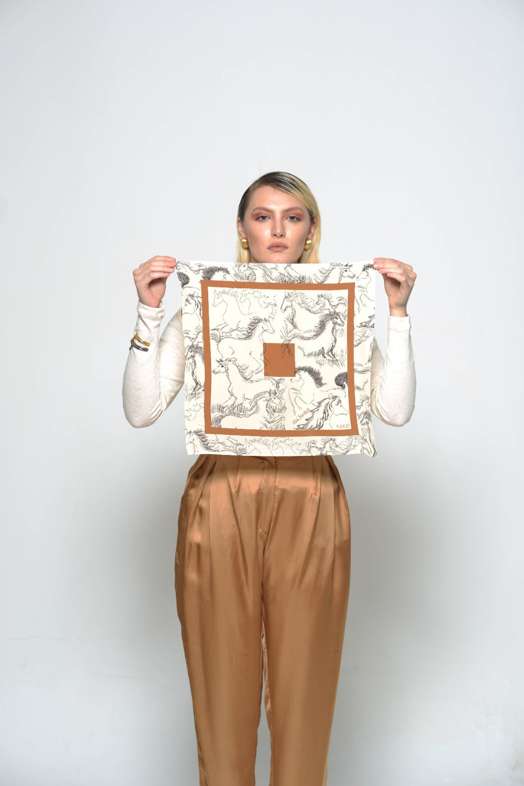 LENÇO SEDA CAVALOS TROPEIROS PEQUENO